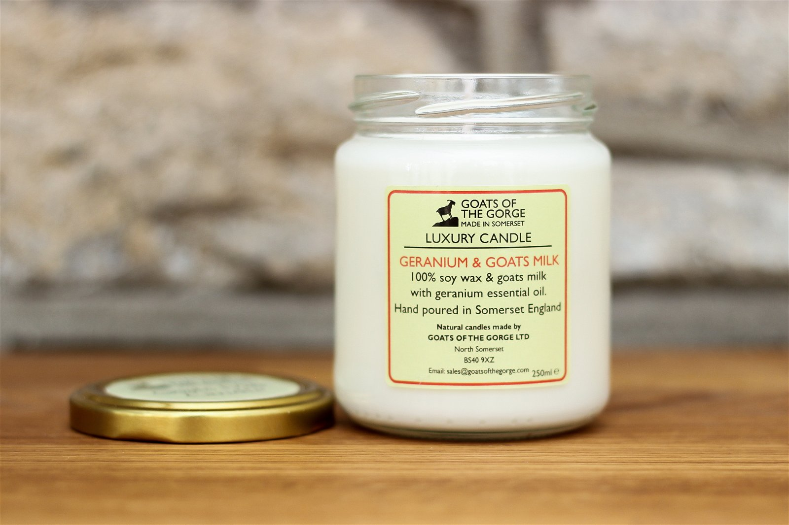 Goats Milk Geranium Candle - Handmade Scented Candle with 100% Soy Wax - Sudd