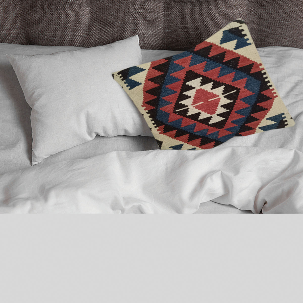 Kilim Handwoven Charade Cushion Cover - Colorful and Attractive | Fybernots - Sudd