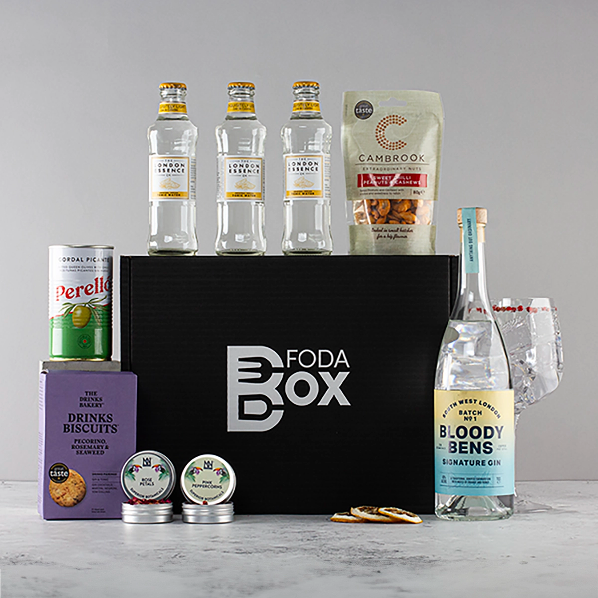 Luxury Gin and Tonic Gift Hamper - Expertly Crafted Gin, Botanicals, Tonic Water, and Snacks - Sudd