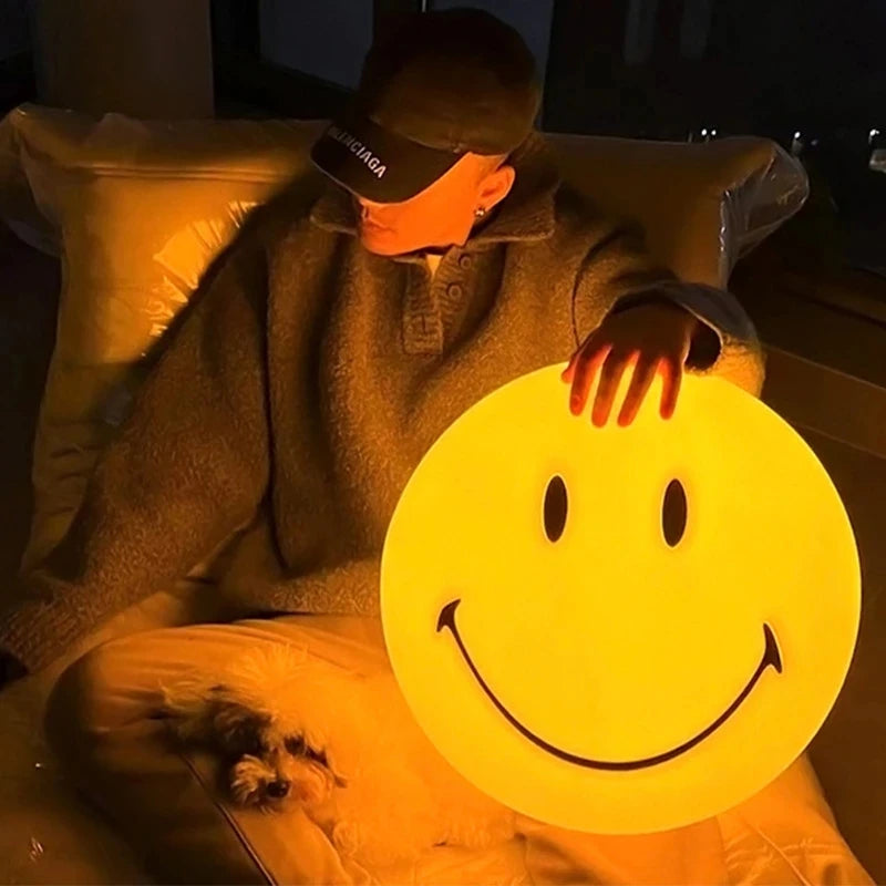 Smiley Face Floor Lamp - Sudd