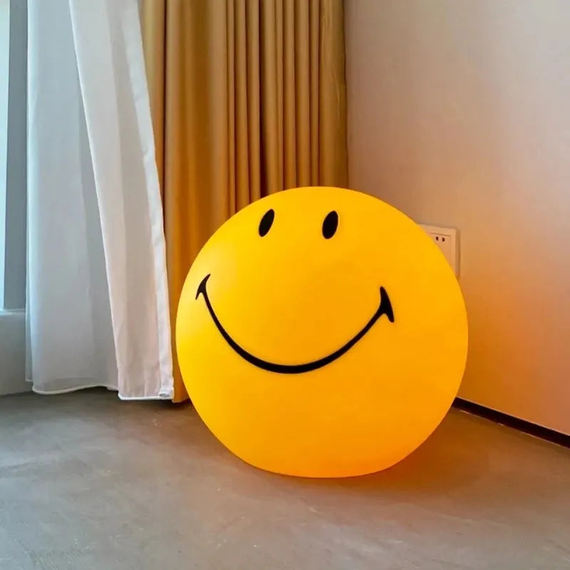 Smiley Face Floor Lamp - Sudd